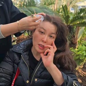Hong Ji-min Instagram - 힐링 힐링 힐링
큰언니랑 함께 다녀온 포항콘서트

엄마같은 울 큰언니 
근데 언니는 자꾸 
다음엔 너의 딸로 태어나고 싶다한다 아하하하하 아하하하하 

난희대표님 감사합니다
힐링 힐링 힐링 

#오르첼  #숲카페 #포항 
#림프부종 #리부트카퍼 
#촉촉물광 #퍼플미스트