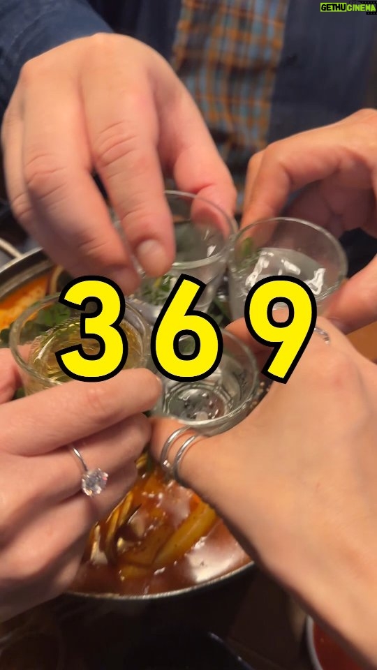 Hwang In-sun - 1K Likes - 요즘 핫한 369건배사🍻
연말 건배사로 딱!
3:3차냐?
6:6차다!
9:9차까지가자~‼️
연말 회식때 꼭 써먹기🤪