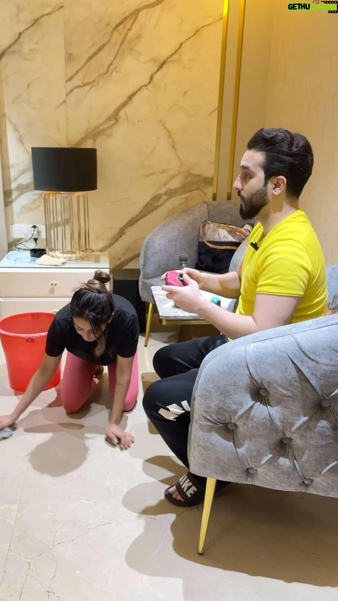 Insha Ghai - 5.2K Likes - Kaun kaun pareshaan hai?
#bornoninstagram #feelitreelit #funnyreel #comedyreels #comedy #couplecomedy #funnyvideos #meme #fummymeme #couplegoals #coupleofinstagram