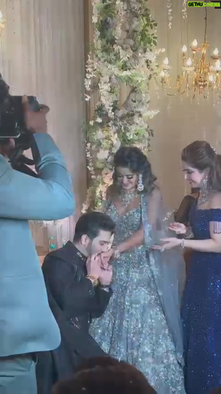Insha Ghai - 9.3K Likes - Reposting because its been a year ❤️
06.01.2023
#bornoninstagram #wedding #weddingday #weddingdress #wedmegood #indianwedding #weddingphotography #weddinginspiration #brideandgroom #engaged #engagement #couplegoals #weddingideas