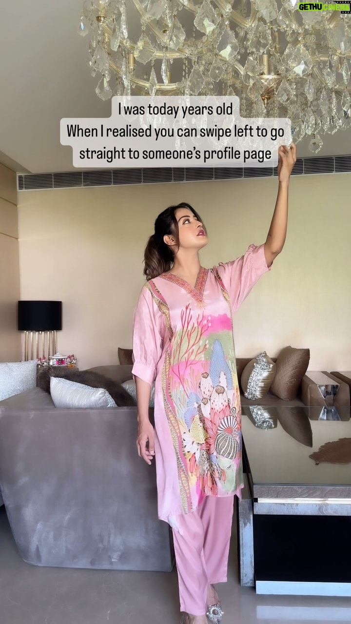 Insha Ghai - 13.2K Likes - I definitely didn’t know that!!
Wearing @houseof_styles_
#bornoninstagram #trend #1second #feelitreelit #trend #trending #funny #funnyvideos #funnycontent