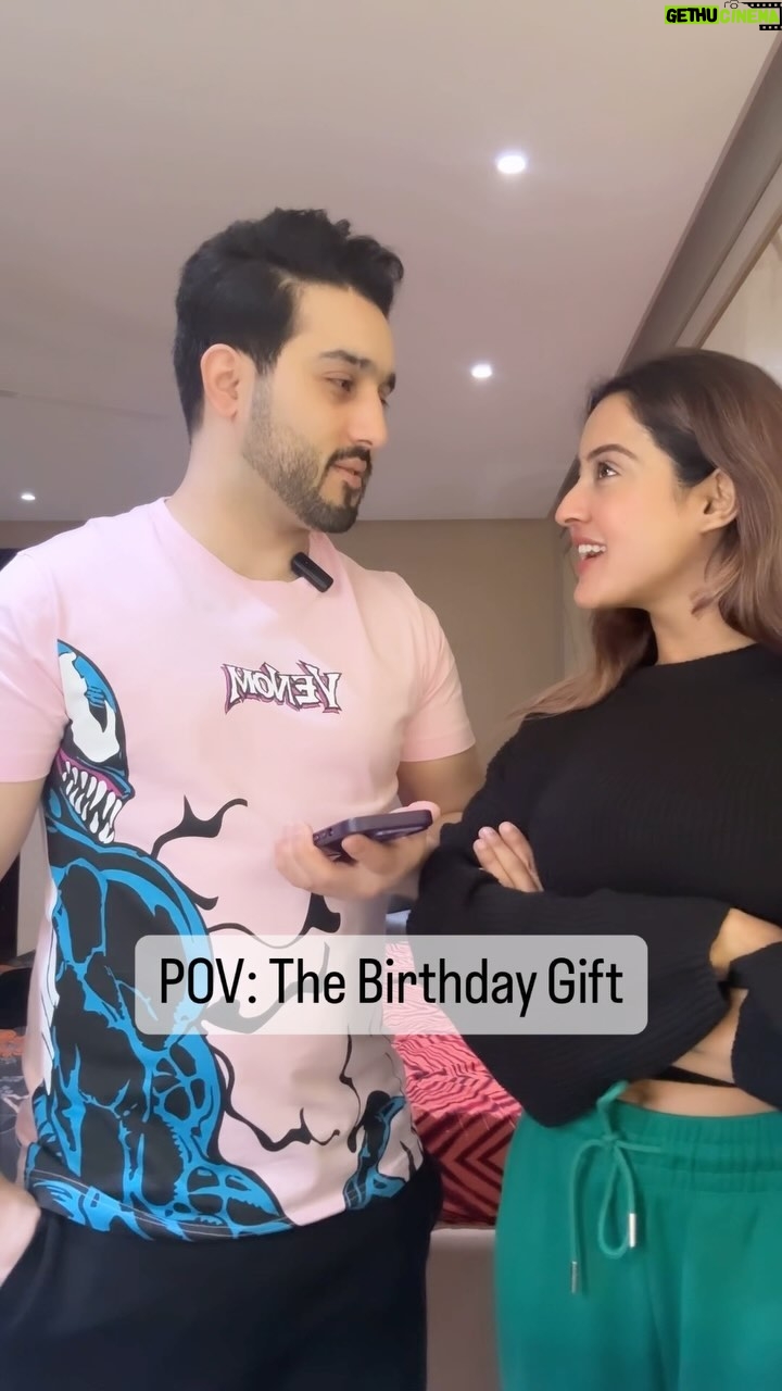 Insha Ghai - 22.6K Likes - Gift dene ka tareeka thoda casual tha!
#bornoninstagram #feelitreelit #bornoninstagram #funnycouple #meme #funnyreel #comedy #funnyvideos #couplegoals #couplecomedy #couplevideos #funnyreels