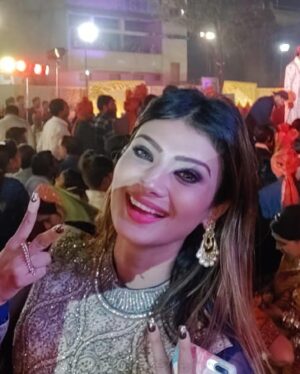 Ishita Vyas Instagram - ‭mere yaar ki shaadi Hai 🤪💐