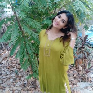 Ishita Vyas Instagram - Live in the freshness of present moment ❤️#happiness #goodbless