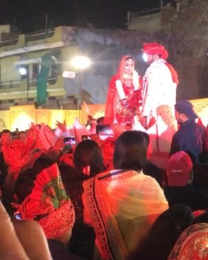 Ishita Vyas Instagram - ‭mere yaar ki shaadi Hai 🤪💐