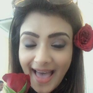 Ishita Vyas Instagram - Happy rose day 💐