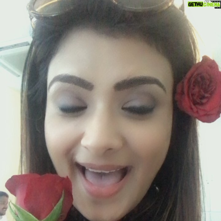 Ishita Vyas - 566 Likes - Happy rose day 💐