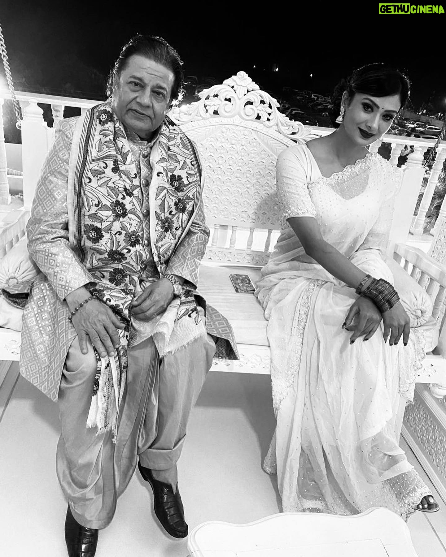 Ishita Vyas - 595 Likes - “With the ghazal legend “