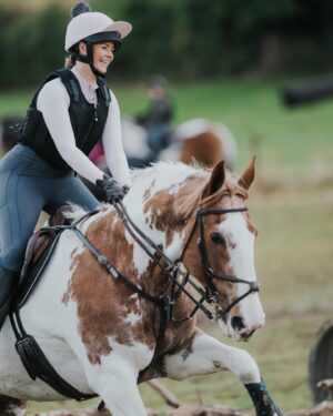 Jade Affleck Instagram - Episode 5 of the Mochara All Star Academy is on H&C  Now!! This was probably my favourite lesson of the week and it was certainly Eddies too! 🥰Its not every day you get a cross country lesson with @laura_collett 🙈🦄