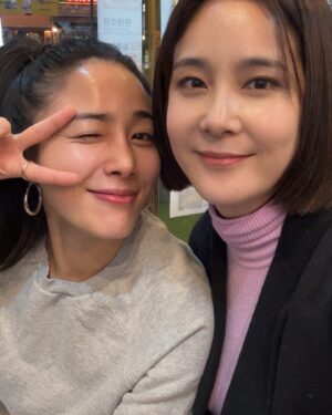 Jang Ga-hyun Instagram - 초죽음 스케줄이지만 니 생일은 챙긴다!🥰