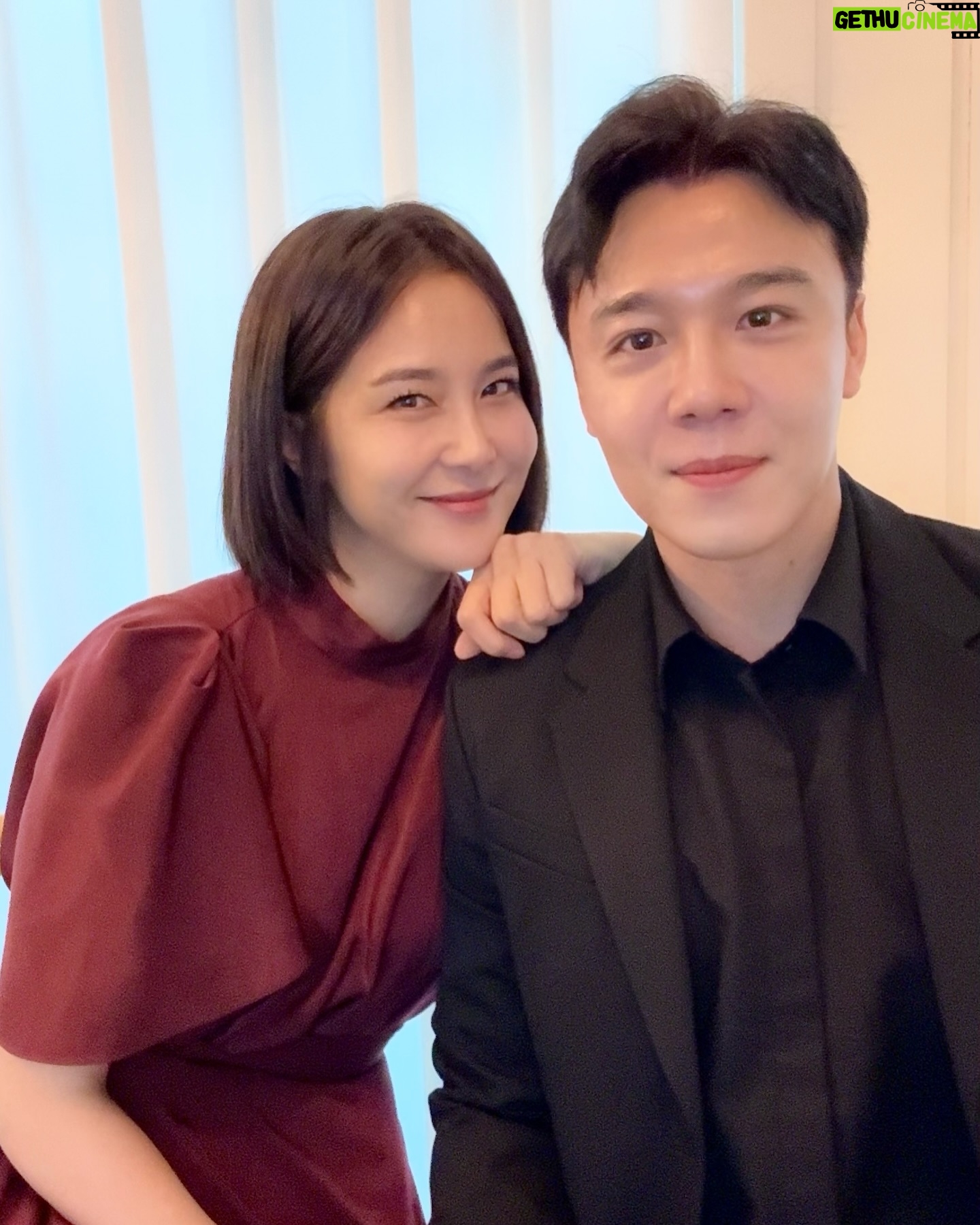 Jang Ga-hyun - 1K Likes - 🎄 #메리크리스마스
모두 즐거운 성탄절 보내세요~🥰🤗