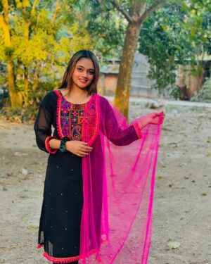 Jannat Toha Instagram - Dress: @roja_fashion_brand ❤️