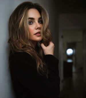 Jillian Murray Instagram - Photo - @farrahaviva @studioaviva 
Hair - @hobbschelsey_hairstylist