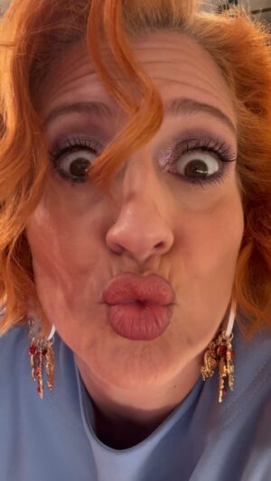 Joana Latino Instagram - Jim Jam. 
#emcantador
Cabelo da @rosacarvalho_oficial 
Maquilhagem da @madalenamartins.makeup 
Com @trust.by.carla.caetano e @pampamia