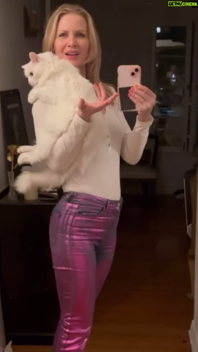Josie Davis - 667 Likes - CAN I WEAR MY CAT AS A COAT?
🐈 She doesn’t count as wearing fur, right?😂
.
❄️ #firstdayofwinter
.
.
#cat #cats #pets #fur #funny #furry #firstdayofwinter #firstdayofwinter2024 #wintersolstice #holidays #holidayseason #december #JosieDavis