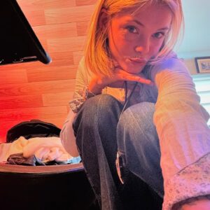 Julia Crane Instagram - On remet le couvert