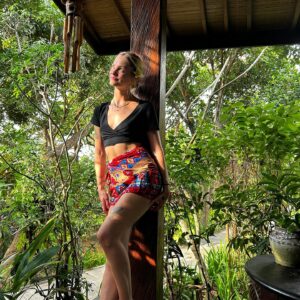 Julia Crane Instagram - Better place on earth 🌺#bali
