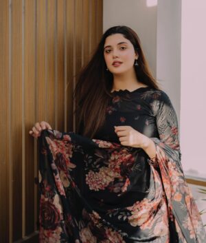 Kanwal Aftab Instagram - I love you nano mama & my jaan aizal 🫀🫀

👗 @iznikfashion 
📸 @executive.clicks 

#kanwalzulqarnain #kanwalaftab #blessed #alhumdullilah #motherdaughter #motherday