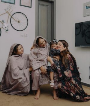 Kanwal Aftab Instagram - I love you nano mama & my jaan aizal 🫀🫀

👗 @iznikfashion 
📸 @executive.clicks 

#kanwalzulqarnain #kanwalaftab #blessed #alhumdullilah #motherdaughter #motherday