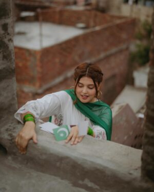 Kanwal Aftab Instagram - 14th August 🇵🇰 
ALLAH humre mulak ko hmsha salamat rakhe 🥹

📸 @adil_bajwa_ 

[kanwalzulqarnain, zulqarnainsikandar, kanwalaftab, aizalzulqarnain, 14thaugust, shoot, blessed, Pakistan]