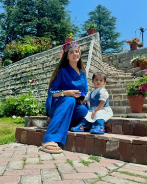 Kanwal Aftab Instagram - پہاڑوں کی قسم 🫀

📍 @thespruceresorts X @mytrip.pk 

[kanwalzulqarnain, kanwalaftab, aizalzulqarnain, trip, Pakistan, northern, blessed, motherdaughter]