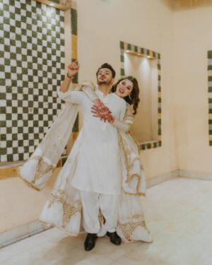 Kanwal Aftab Instagram - اگر تم ساتھ ہو🫀

👗 @flayers.official 
📸 @adil_bajwa_ 
mua @makeupbyhassan_02 

[ kanwalzulqarnain, Zulqarnainsikandar, kanwalaftab, barat, cousinwedding, blessed, alhumdulillah]