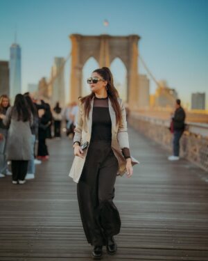 Kanwal Aftab Instagram - Can I go where you go? Can we always be this close, forever
and ever ? 🫀🫀

[ kanwalaftab, kanwalzulqarnain, aizalzulqarnain, zulqarnainsikandar, goals, familygoals, blessed, brooklynbridge, newyork ]