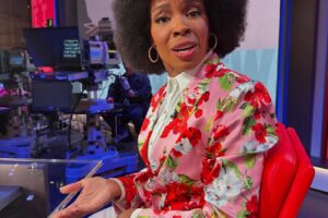 Kara Swisher Instagram - Somehow the folks at @cnn @haveigotnews_us think lesbians are funny. Shh, we are. Watch tonight with me, @amberruffin @roywoodjr @michaelianblack and @onwithkaraswisher @jennyhagel