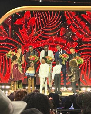 Karen Robinson Instagram - Sunday’s Legacy Awards was EVERYTHING - fun, fellowship, slick AF, highly entertaining, hugely inspiring. My heart swelled to bursting being in the midst of my incredibly beautiful and fantastically talented brothers and sisters!

Congratulations to all the recipients and to  @insight.productions, @blackisnowcanada and @cbc for a gorgeous show!

Go watch it on @cbcgem ! See how we do! PS. I got to meet Olympic gold medallist @rogers_camryn , y’all! #hammerthrow

(Credit for some photographs -  @georgepimentel1 , and credit for my wig - the kindness of @ana_sorys )

#legacyawards #blackacademy @legacyawardsca #wehere #webeenhere #fromtime