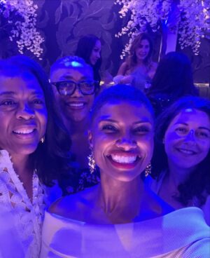 Karen Robinson Instagram - I did me some TIFF’ing, and now MI TYAD (that’s “I’m tired” in 🇯🇲, not an acronym😂), but it was well worth getting out the 🏠. Thanks to every soul who helped make the good times roll!

Some of the talented people who turned me out (Read: the shots when I really looked put together and well photographed) . . .

📸@georgepimentel1 & @davidapike 
💋@roxannedenobrega
💇🏽‍♀️@hairissimone & @onyxbarbers 
💃🏽@lifeofmanek

#tiff2024 #longines #NKPRItHouse #RoadToGoldenGlobes #CFCHomecoming #goodtimes