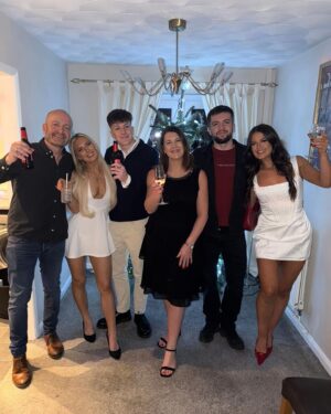 Katie Thistleton Instagram - December ❤️🎄❤️🎄❤️🎄