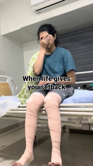 Kaviya Ravichandran Instagram - Don’t give up on what makes you happy ❤️

PS : I had ACL degeneration and Ankle pronation which caused severe knee pain ✌️

#gym #gymmotivation #fit #fitness #workout #workoutmotivation