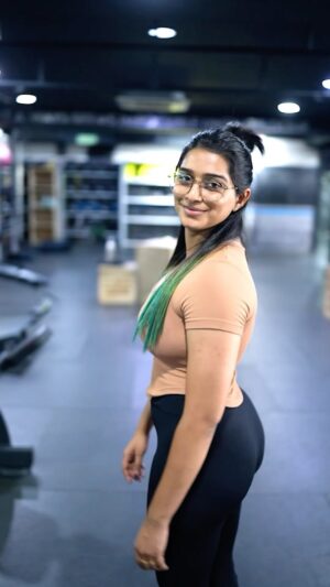 Kaviya Ravichandran Instagram - Leg day ☺️

#gym #fit #workout