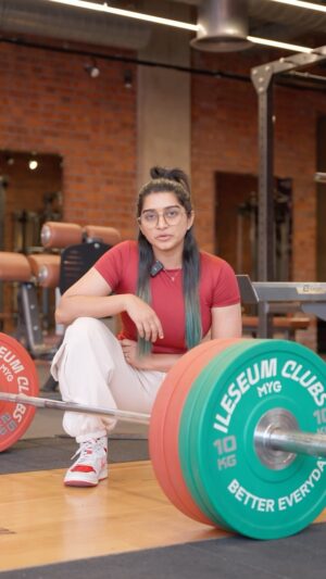 Kaviya Ravichandran Instagram - Watch till the end 😝

Content idea by @theathleticindian and @shawnchriston 

#gym #fit #workout #kavyasuha