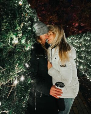 Kendra Instagram - ⁣Christmas magic is in the air 🎄⠀
⠀
⠀
⠀
⠀
⠀
⠀
⠀
⠀
⠀
⠀
⠀
⠀
⠀
⠀
#couplegoals #christmas #christmasvibes #christmaslights