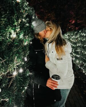 Kendra Instagram - ⁣Christmas magic is in the air 🎄⠀
⠀
⠀
⠀
⠀
⠀
⠀
⠀
⠀
⠀
⠀
⠀
⠀
⠀
⠀
#couplegoals #christmas #christmasvibes #christmaslights