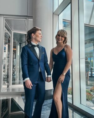 Kendra Instagram - Love is in the air 😌
.
.
.
.
.
#couplegoals #wedding #weddingfits #matching #snatched