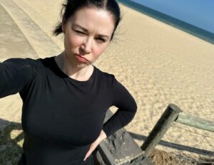 Actress Kestie Morassi HD Photos and Wallpapers March 2025