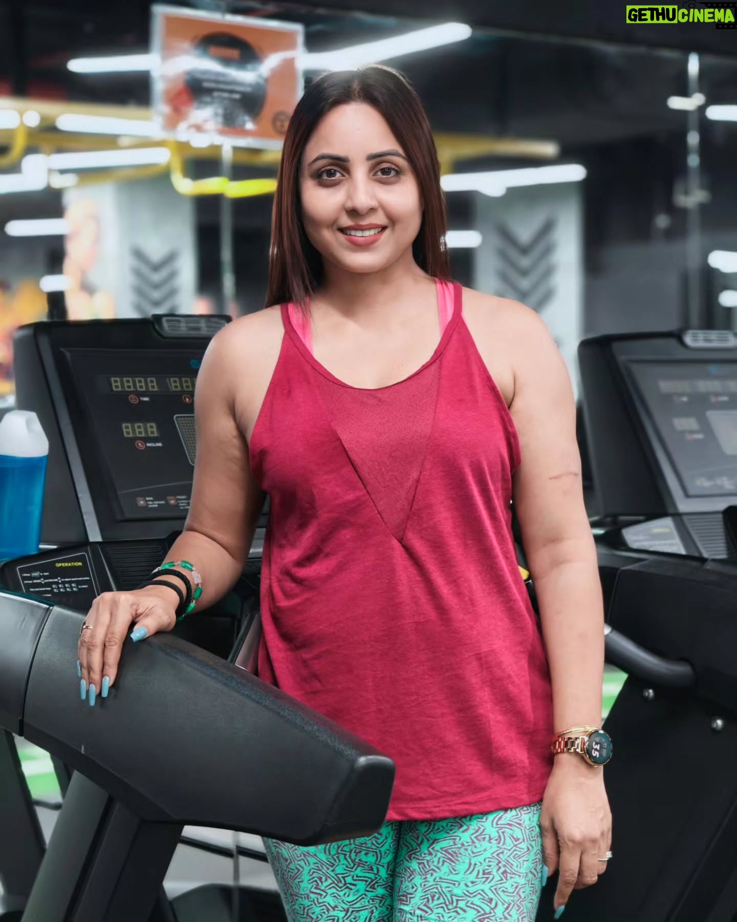 Khushboo Kamal - 12K Likes - Let's get started!