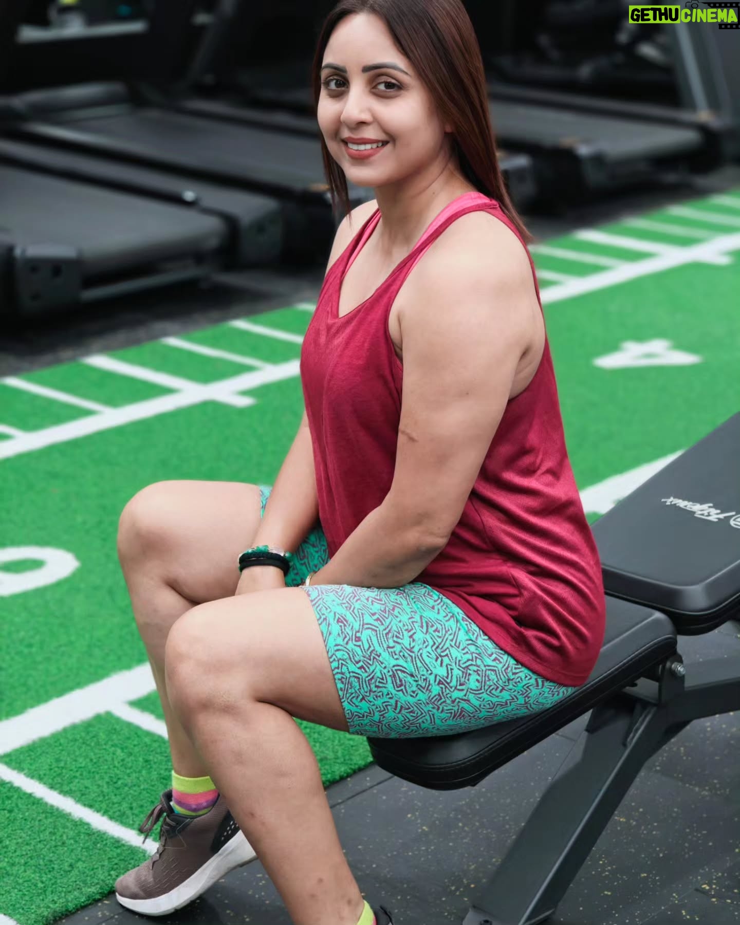 Khushboo Kamal - 12K Likes - Let's get started!