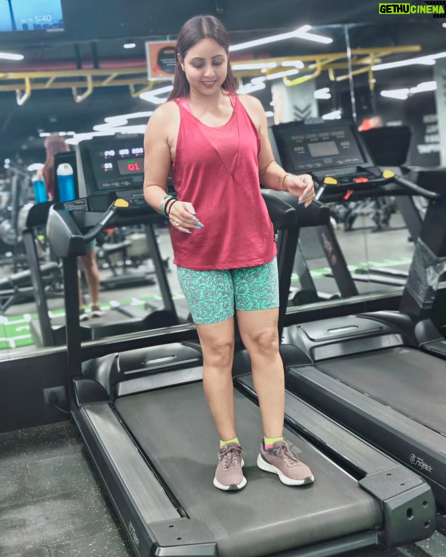 Khushboo Kamal - 12K Likes - Let's get started!