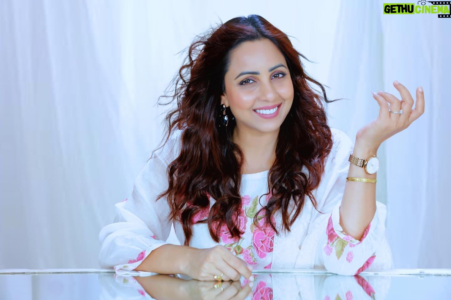 Khushboo Kamal - 14.2K Likes - Keep smiling, Keep shining 🤍😊😇
