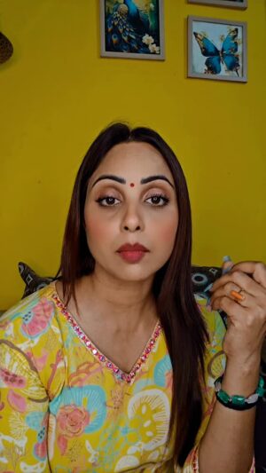 Khushboo Kamal Instagram - Now men are judging 🤔 us on the basis of BINDI🤦

#instapost #instadaily #instareels #instapost #instaviral #actor #viralvideos #viralvideos