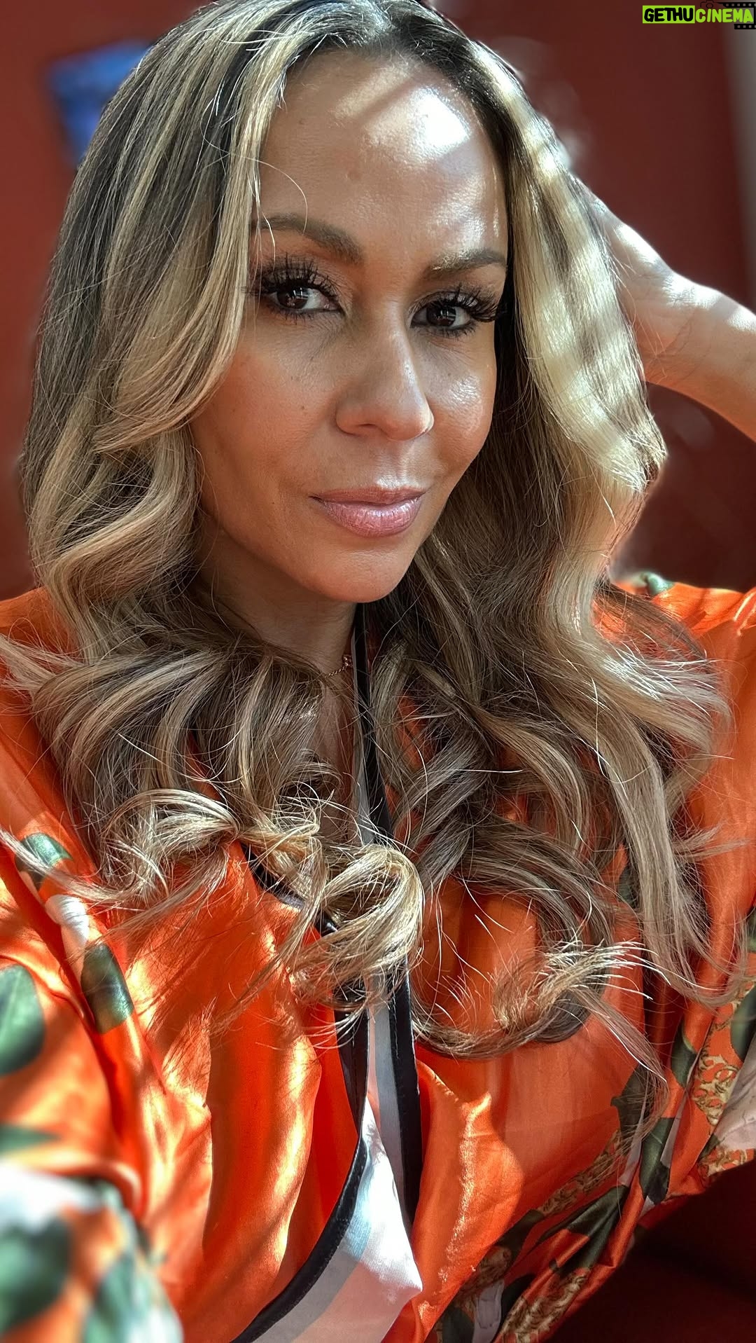 Kiki Haynes - 1.6K Likes - Detective Davis would not be fierce without the magic of the glam squad on All the Queens Men! It’s said that blonds have more fun sooooo…🔥
Hair by: @energyguy @shornelll
Makeup by: @priya.maharaj
#FilmingAgain #AllTheQueensMen #BTS #DetectiveDavis #Season5Loading