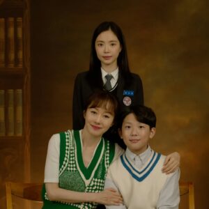 Kim Ji-soo Instagram - 안녕 금애연~ 안녕 가족X멜로. 
소중하고 행복했다. 💌❤️ 

⭐️ 가족X멜로를 사랑해주신 모든분께 깊은 감사를 드립니다. 
  이 세상 모든 가족이 행복하길 바라며. 🙏

#가족x멜로 #jtbcdrama
