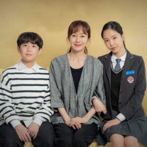 Kim Ji-soo Instagram - 안녕 금애연~ 안녕 가족X멜로. 
소중하고 행복했다. 💌❤️ 

⭐️ 가족X멜로를 사랑해주신 모든분께 깊은 감사를 드립니다. 
  이 세상 모든 가족이 행복하길 바라며. 🙏

#가족x멜로 #jtbcdrama