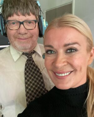 Kirsi Alm-Siira Instagram - Kaunista ikimatkaa Heikki Silvennoinen ❤️ Olit uniikki! Lämmin osanotto läheisille. #maunoahonen