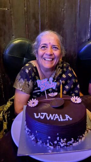 Kshitee Jog Instagram - Live life QUEEN size....👸
Happy birthday AAI...

#aai #ujwalajog #mother #birthdaygirl #livelife #behappy #bemerry #traveller #bestgirl