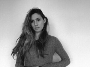 Lara Pictet Instagram - Blessings in motion 🩶🖤