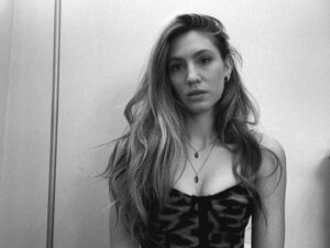 Lara Pictet Instagram - Blessings in motion 🩶🖤
